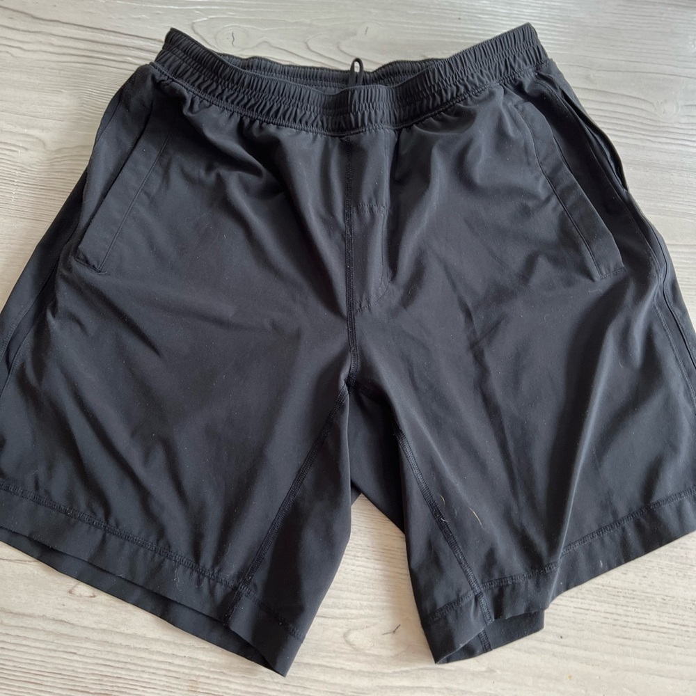 Lululemon men’s size XL black shorts